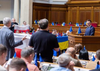 Marszałek Sejmu RP w Kijowie: Polska nie godzi się, by opresyjny rosyjski reżim mordował ukraińskiego ducha