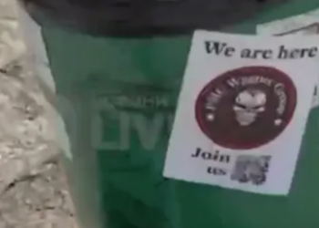 Skanujesz taką nalepkę? Możesz trafić na listę potencjalnych terrorystów